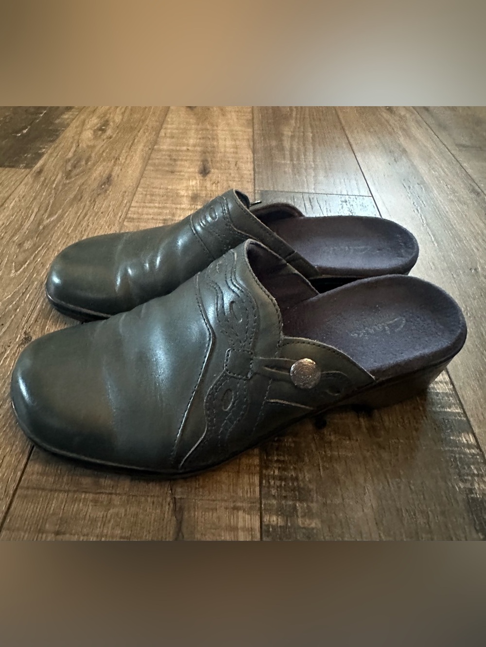 Clarks Clogs Womens US 9M Blue Leather Comfort Closed Toe Slip On